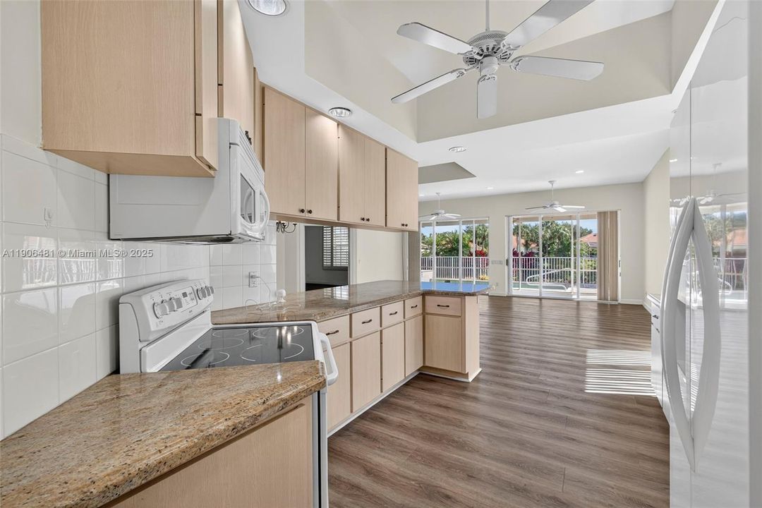 For Sale: $850,000 (3 beds, 3 baths, 2024 Square Feet)