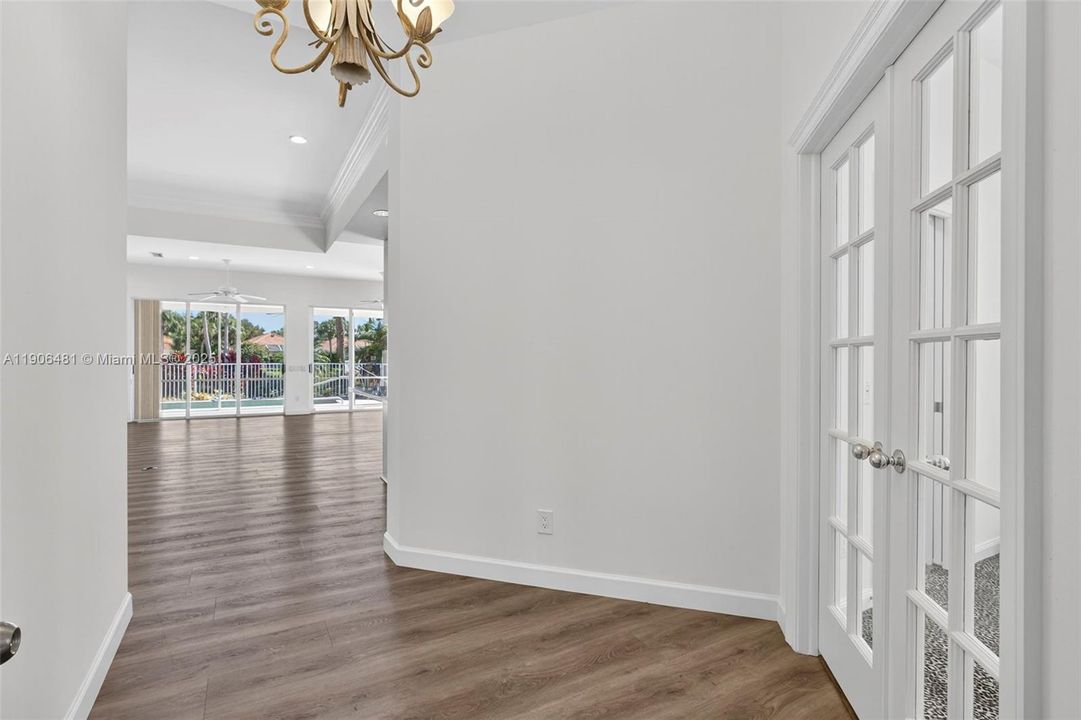 For Sale: $850,000 (3 beds, 3 baths, 2024 Square Feet)