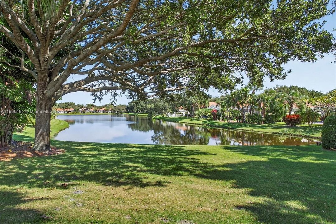 For Sale: $850,000 (3 beds, 3 baths, 2024 Square Feet)