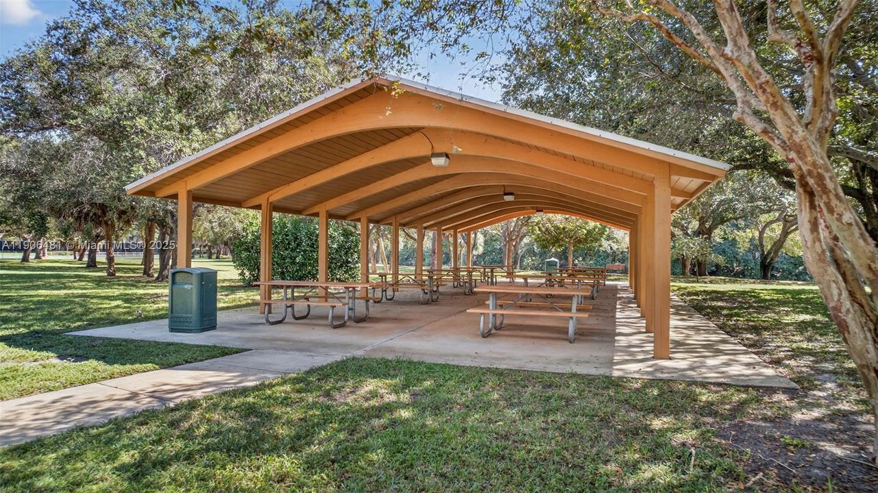 For Sale: $850,000 (3 beds, 3 baths, 2024 Square Feet)