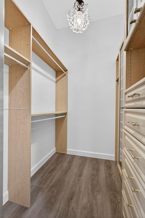 For Sale: $850,000 (3 beds, 3 baths, 2024 Square Feet)