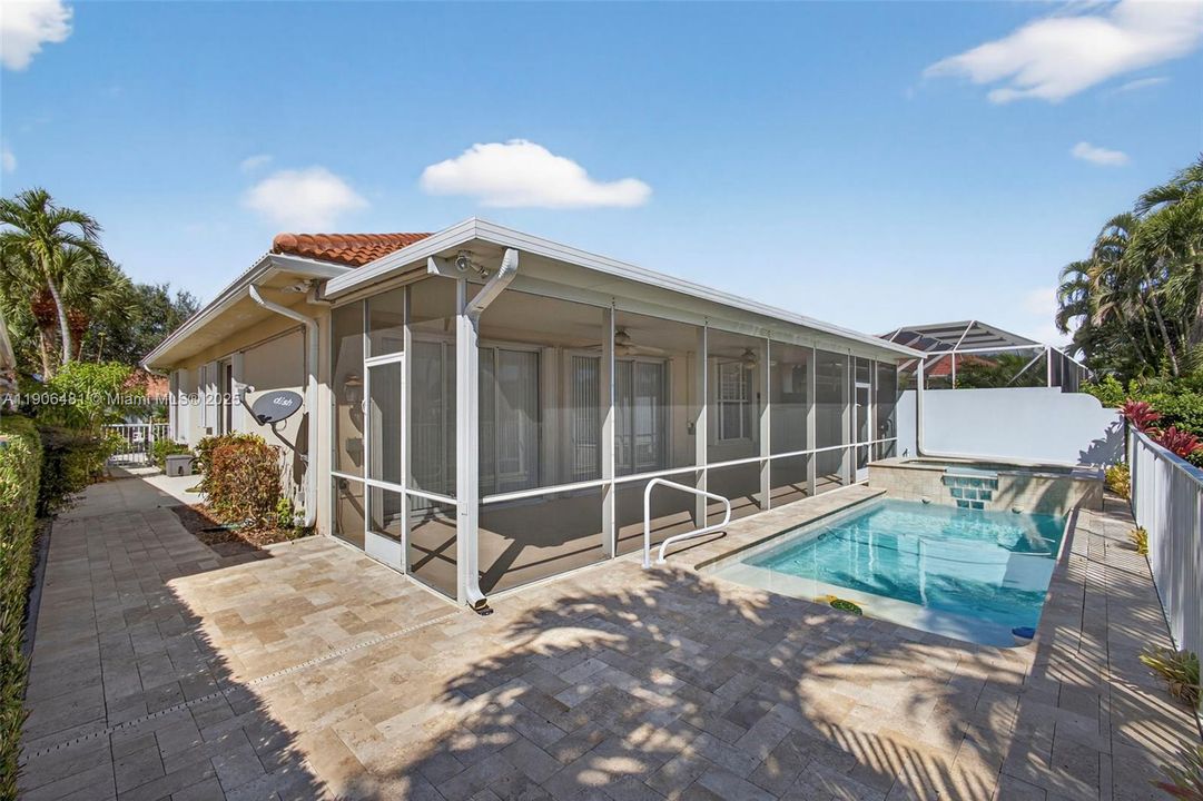 For Sale: $850,000 (3 beds, 3 baths, 2024 Square Feet)