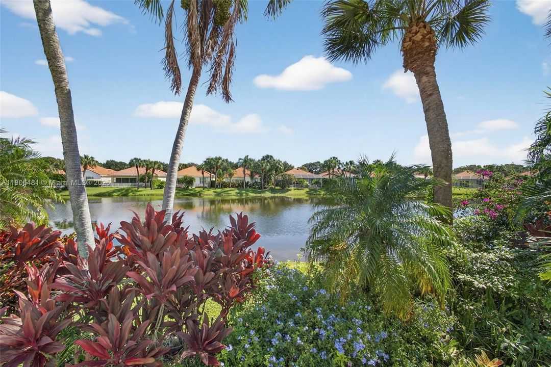 For Sale: $850,000 (3 beds, 3 baths, 2024 Square Feet)