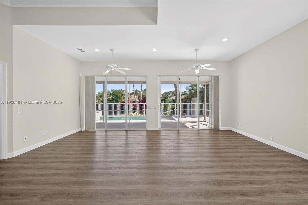 For Sale: $850,000 (3 beds, 3 baths, 2024 Square Feet)