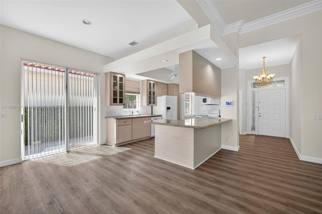 For Sale: $850,000 (3 beds, 3 baths, 2024 Square Feet)