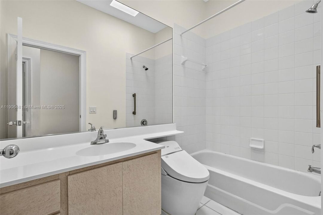 For Sale: $850,000 (3 beds, 3 baths, 2024 Square Feet)