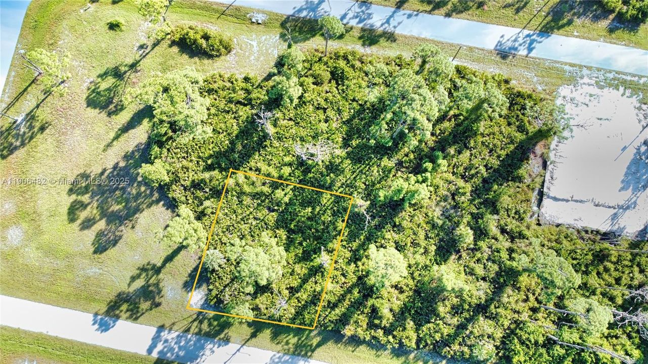 For Sale: $32,000 (0.17 acres)