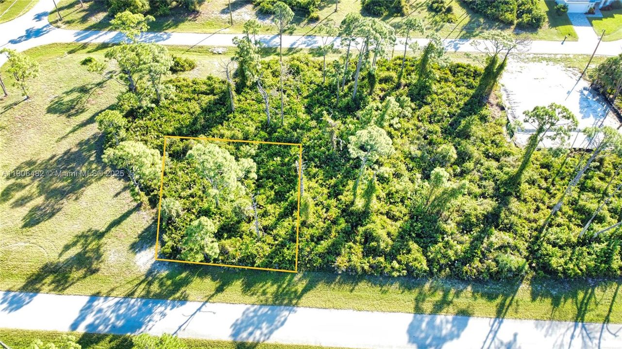 For Sale: $32,000 (0.17 acres)