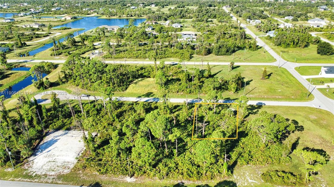 For Sale: $32,000 (0.17 acres)