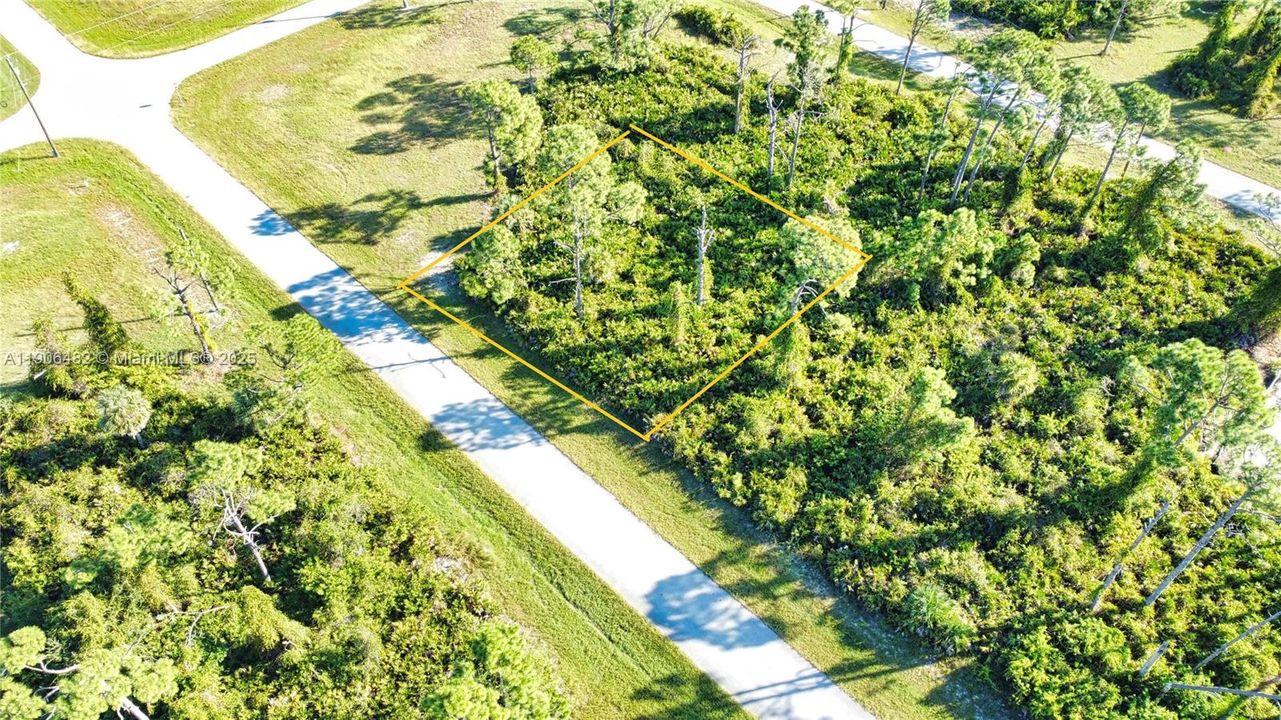 For Sale: $32,000 (0.17 acres)