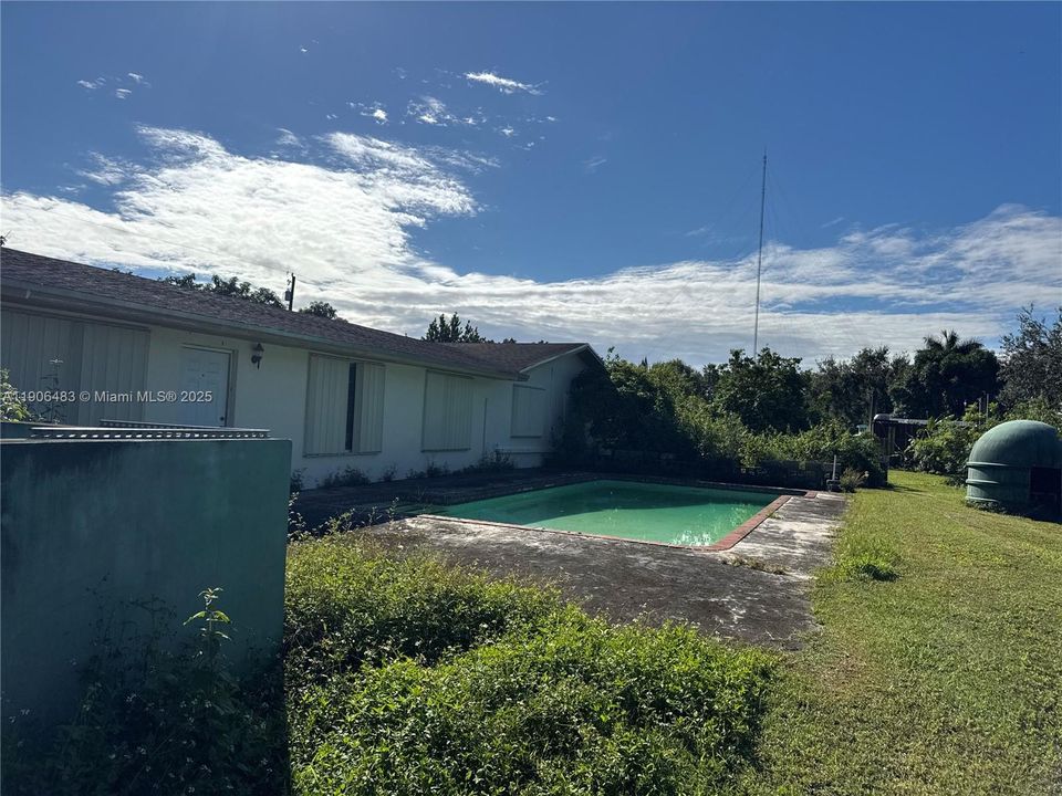 En Venta: $800,000 (4 camas, 2 baños, 2347 Pies cuadrados)