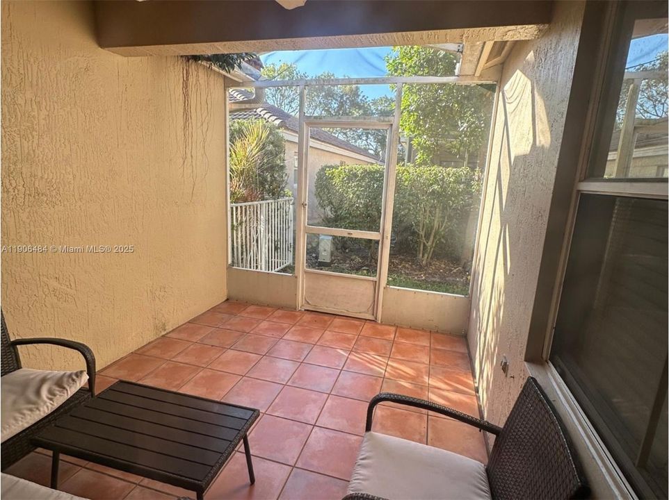 На продажу: $599,000 (3 спален, 2 ванн, 1517 Квадратных фут)