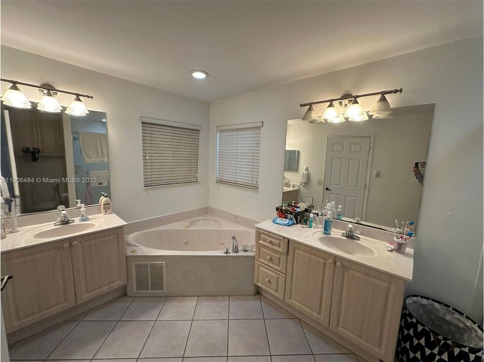 На продажу: $599,000 (3 спален, 2 ванн, 1517 Квадратных фут)