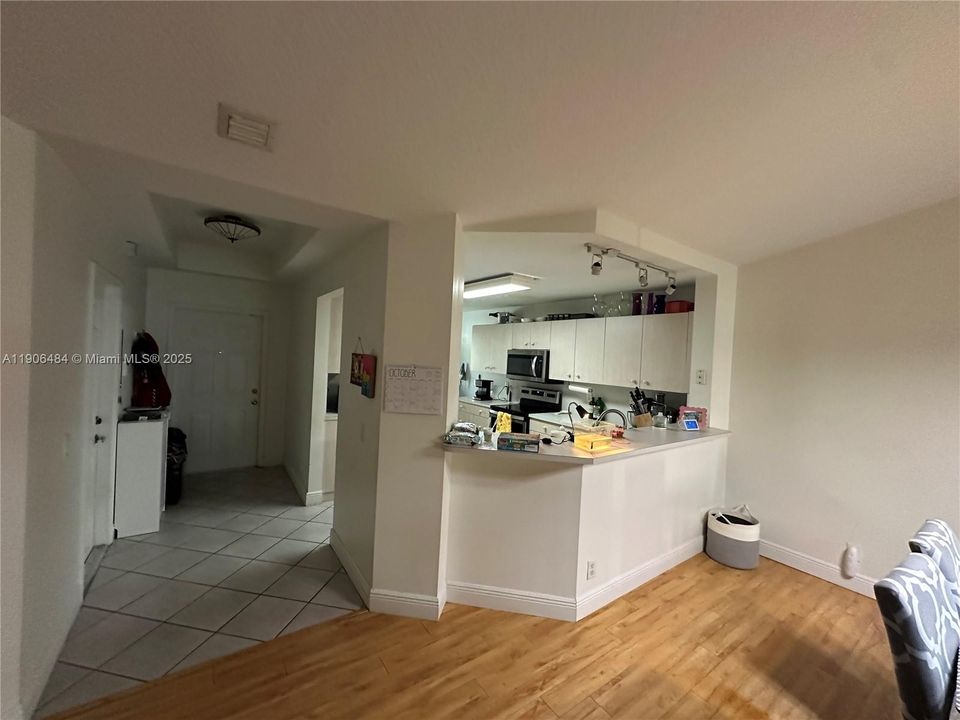 На продажу: $599,000 (3 спален, 2 ванн, 1517 Квадратных фут)