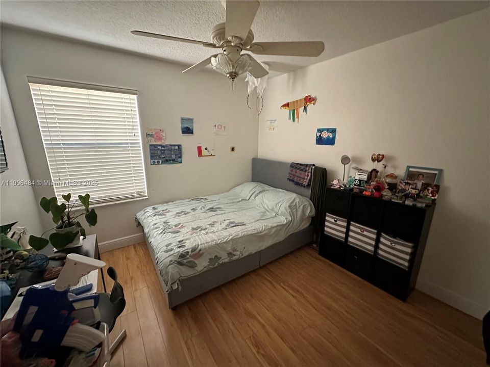 На продажу: $599,000 (3 спален, 2 ванн, 1517 Квадратных фут)