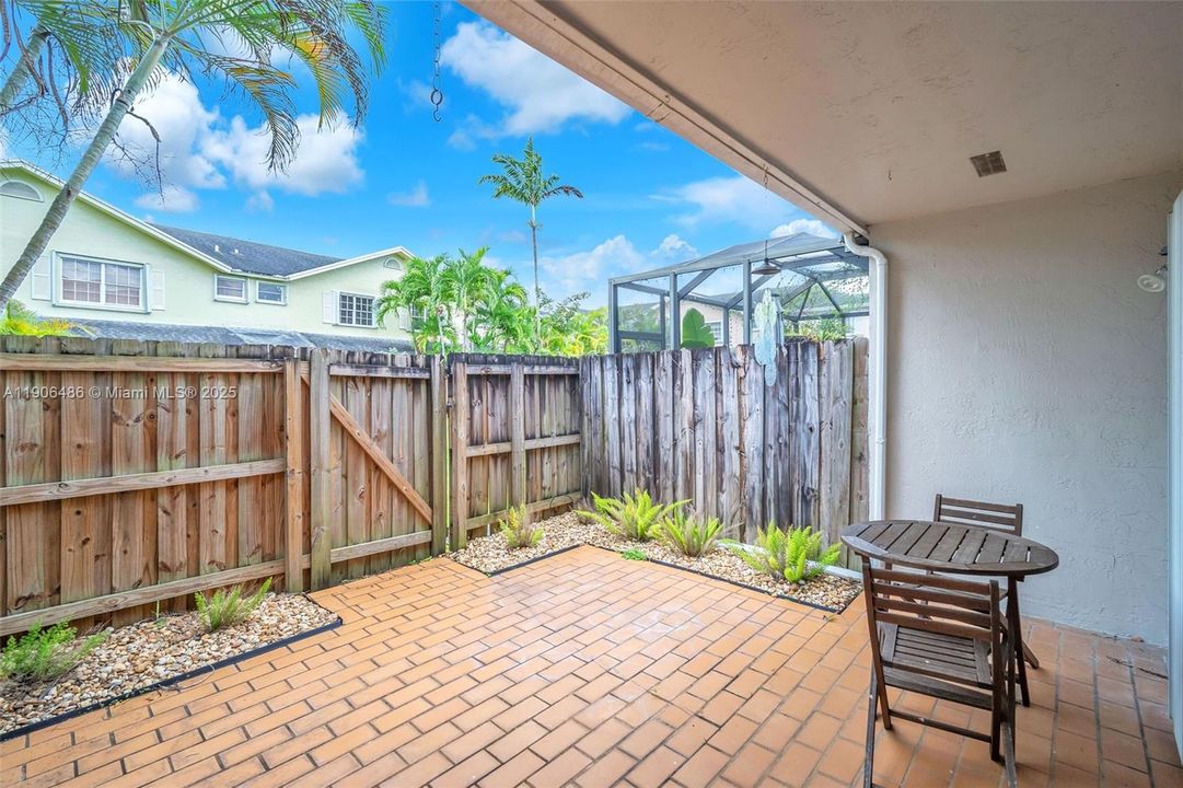 For Sale: $499,000 (3 beds, 2 baths, 1382 Square Feet)