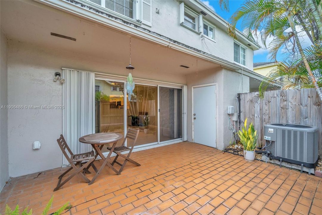 For Sale: $499,000 (3 beds, 2 baths, 1382 Square Feet)