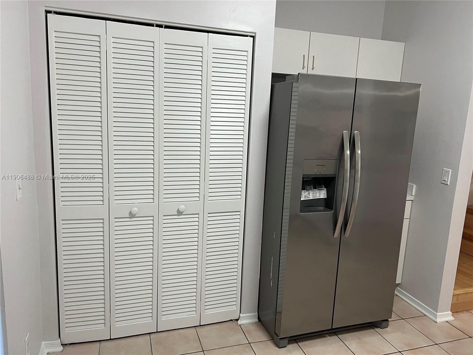 Recientemente alquilado: $2,400 (2 camas, 1 baños, 1110 Pies cuadrados)