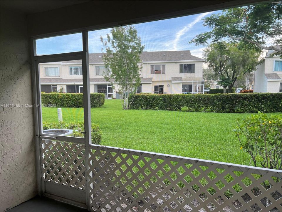 Covered screened patio