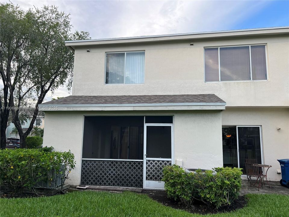 Recientemente alquilado: $2,400 (2 camas, 1 baños, 1110 Pies cuadrados)