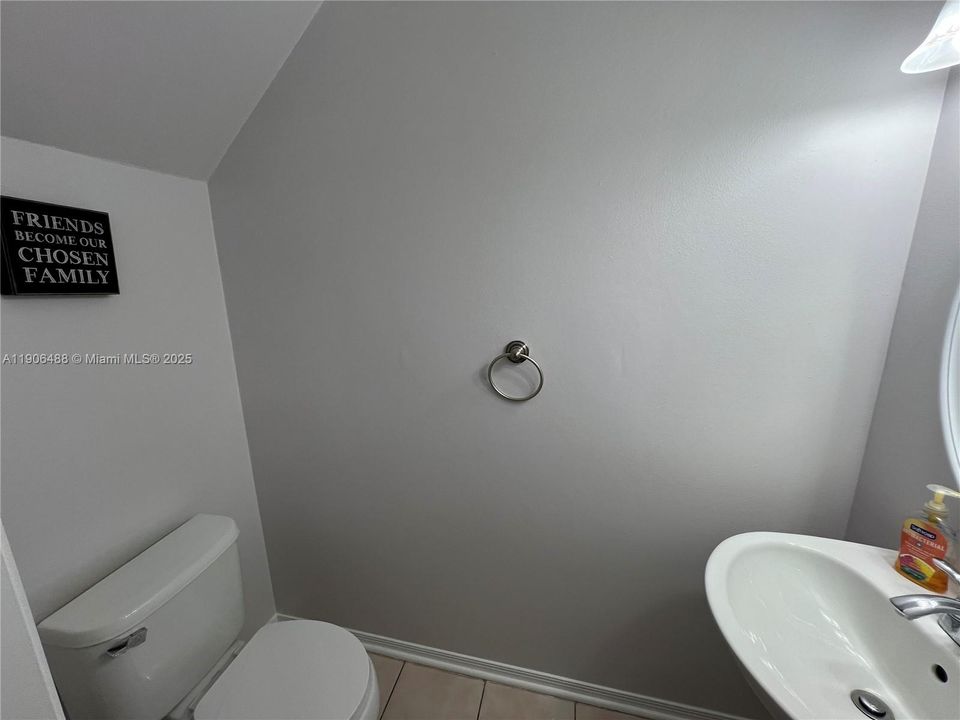 Recientemente alquilado: $2,400 (2 camas, 1 baños, 1110 Pies cuadrados)