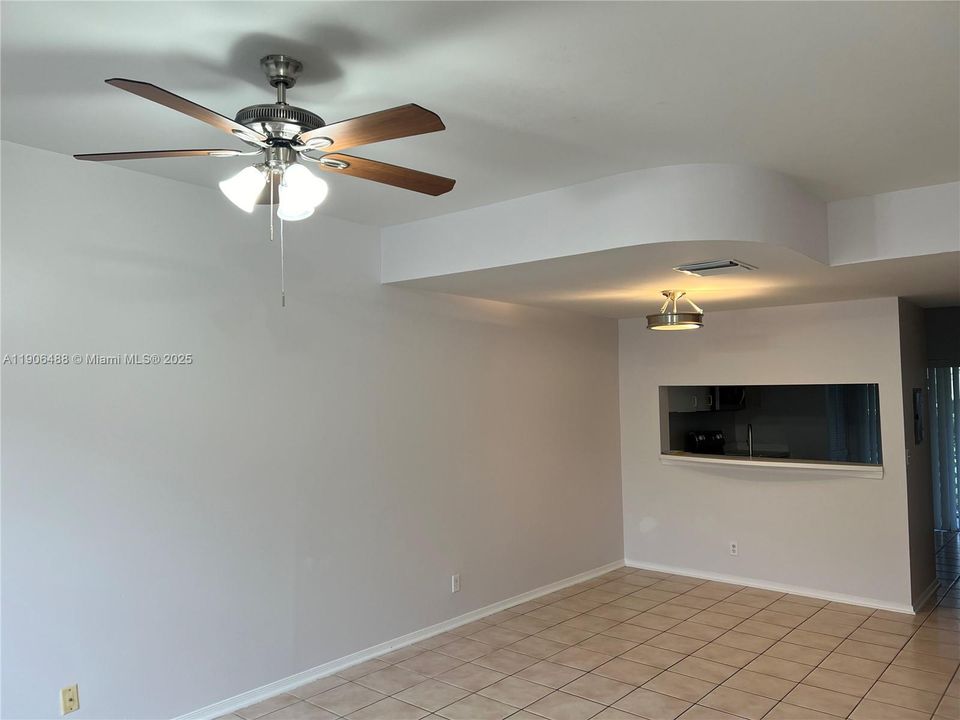 Recientemente alquilado: $2,400 (2 camas, 1 baños, 1110 Pies cuadrados)