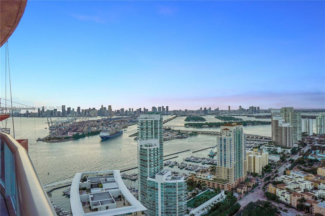 待售: $4,900,000 (3 贝兹, 3 浴室, 2040 平方英尺)