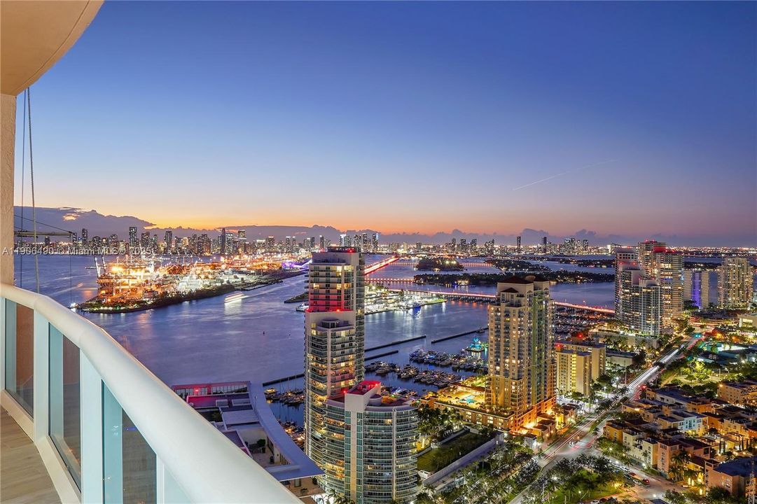 待售: $4,900,000 (3 贝兹, 3 浴室, 2040 平方英尺)