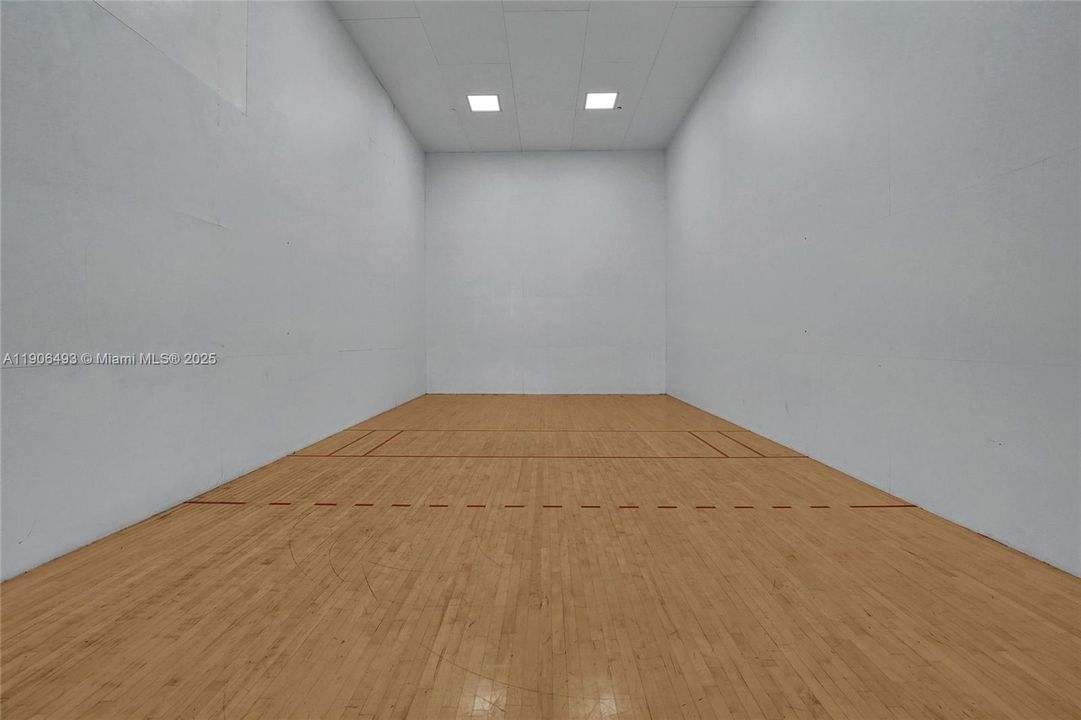 出租: $2,250 (2 贝兹, 2 浴室, 1065 平方英尺)