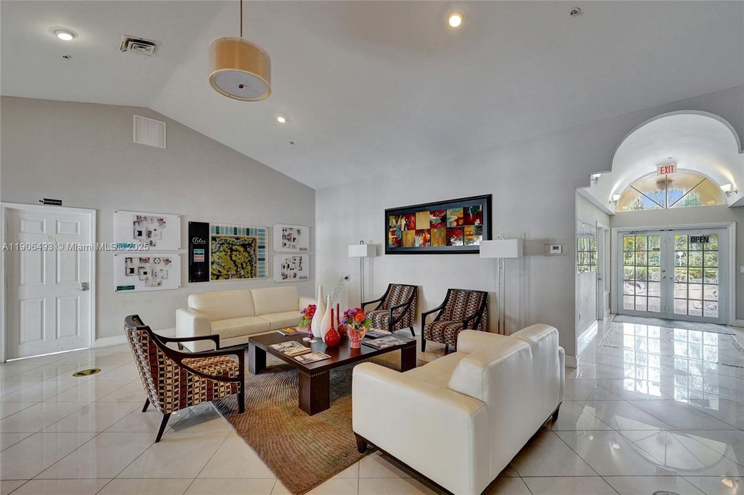 出租: $2,250 (2 贝兹, 2 浴室, 1065 平方英尺)