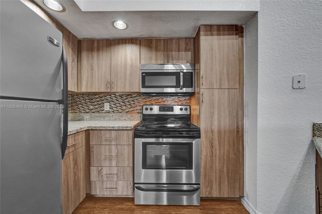 出租: $2,250 (2 贝兹, 2 浴室, 1065 平方英尺)