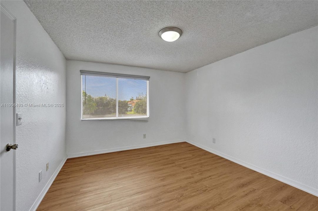 出租: $2,250 (2 贝兹, 2 浴室, 1065 平方英尺)