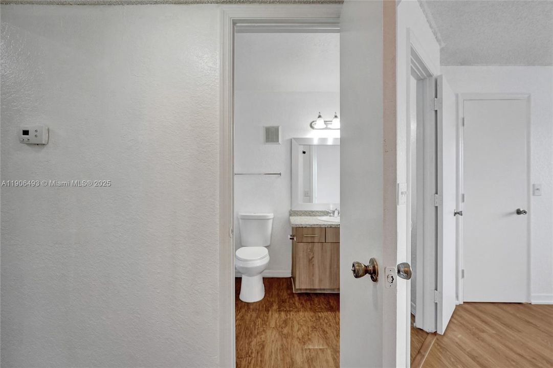 出租: $2,250 (2 贝兹, 2 浴室, 1065 平方英尺)