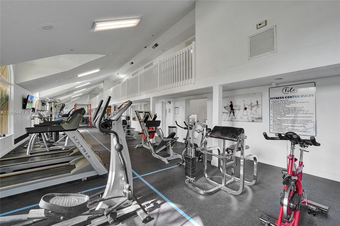 出租: $2,250 (2 贝兹, 2 浴室, 1065 平方英尺)