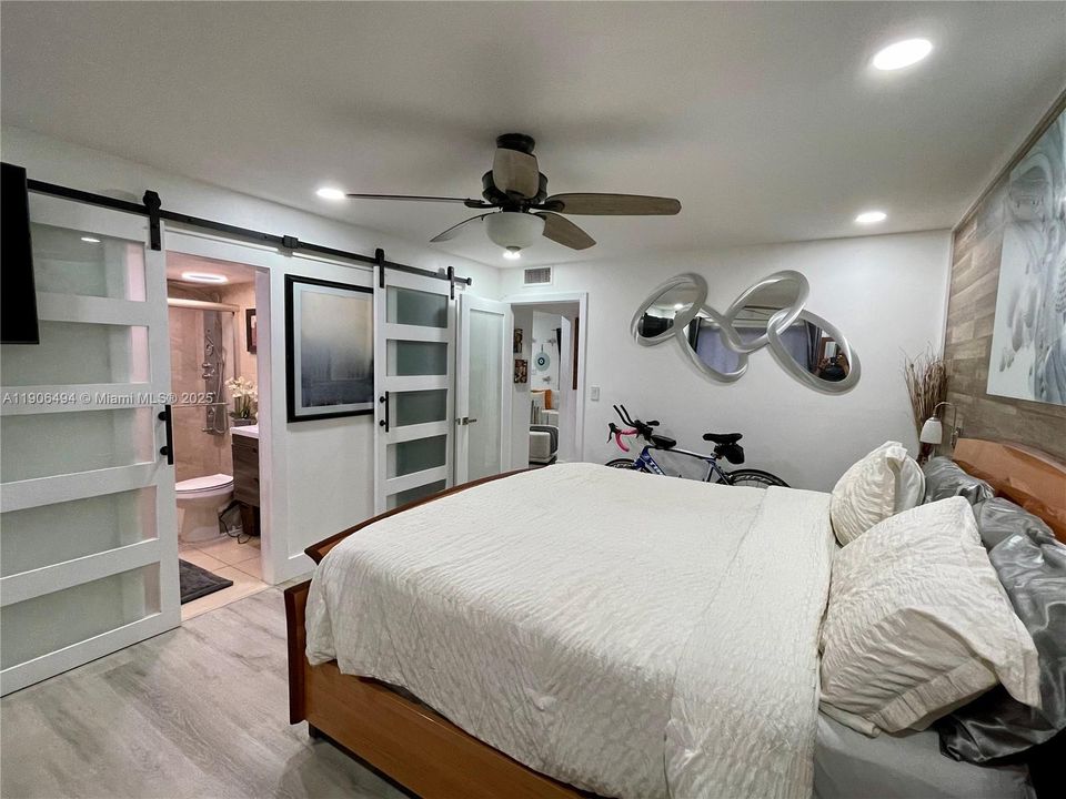 For Rent: $3,000 (3 beds, 2 baths, 1099 Square Feet)