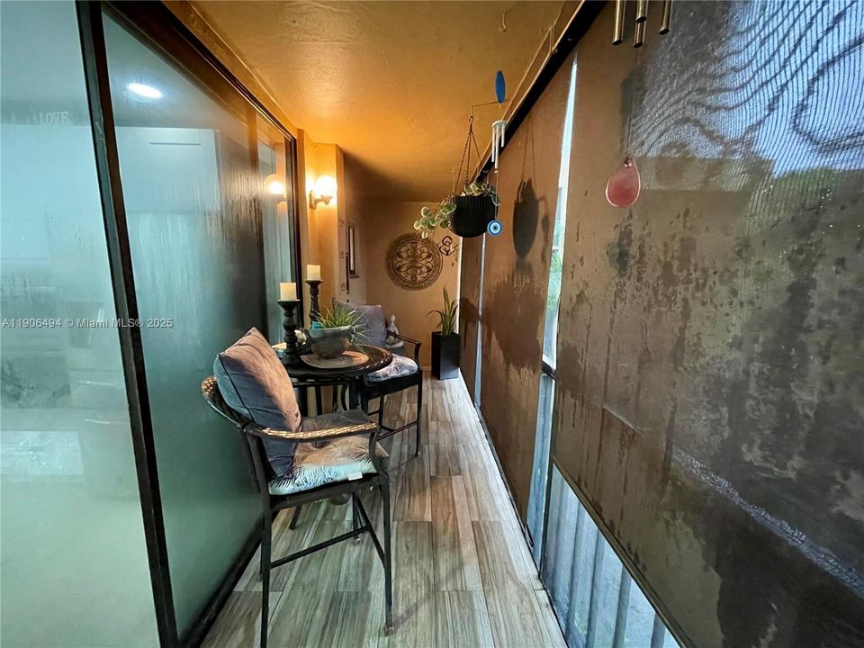 For Rent: $3,000 (3 beds, 2 baths, 1099 Square Feet)