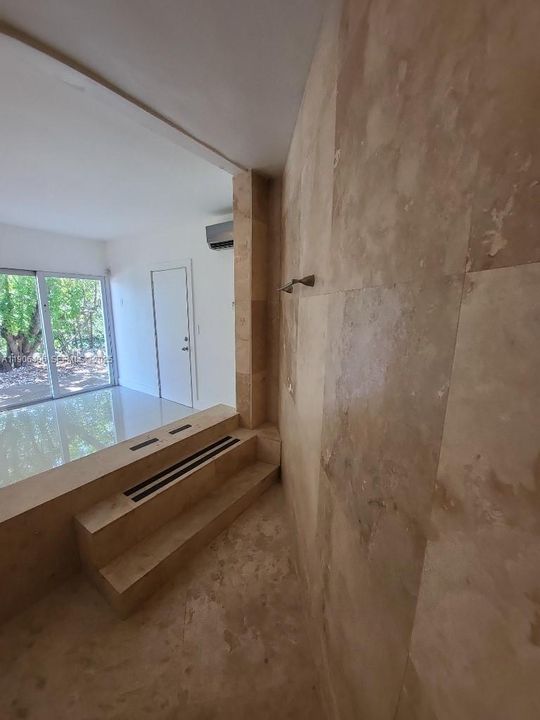 出租: $4,750 (3 贝兹, 2 浴室, 1657 平方英尺)