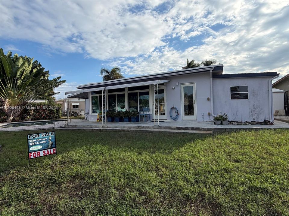 待售: $899,000 (3 贝兹, 2 浴室, 1560 平方英尺)