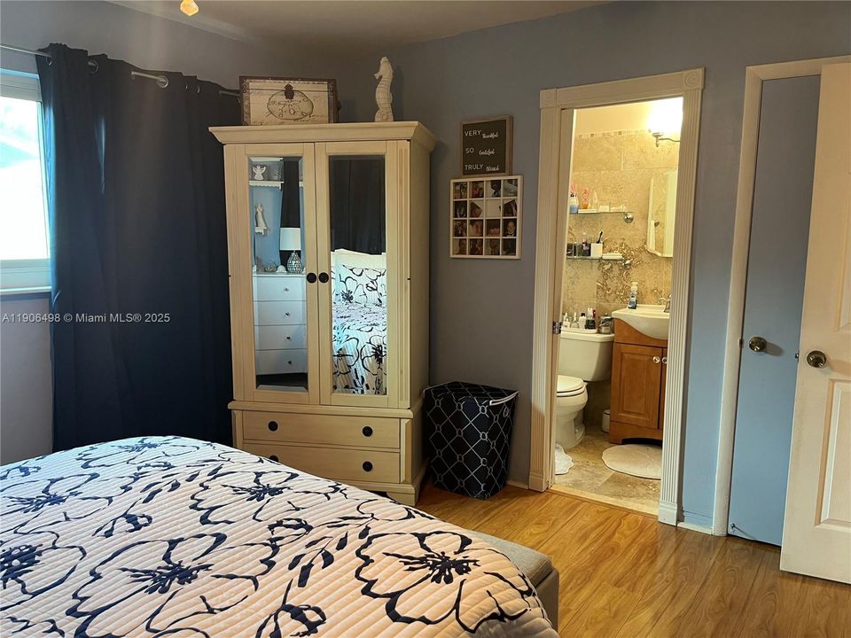 待售: $899,000 (3 贝兹, 2 浴室, 1560 平方英尺)