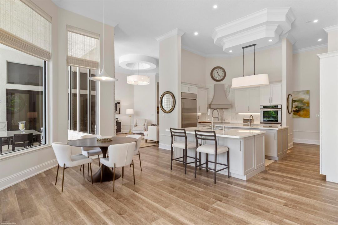 Breakfast area/Kitchen