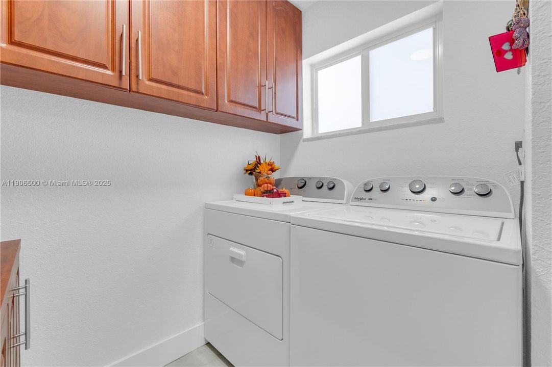 Recently Rented: $3,750 (4 beds, 2 baths, 1475 Square Feet)