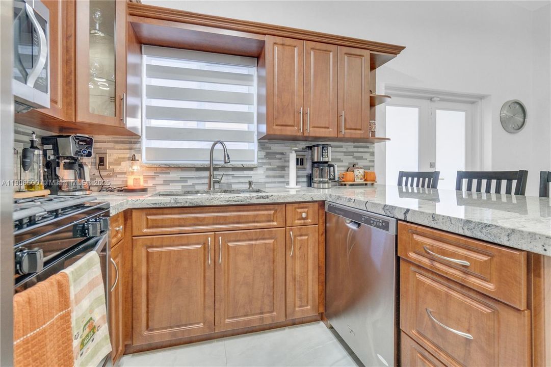 Recently Rented: $3,750 (4 beds, 2 baths, 1475 Square Feet)