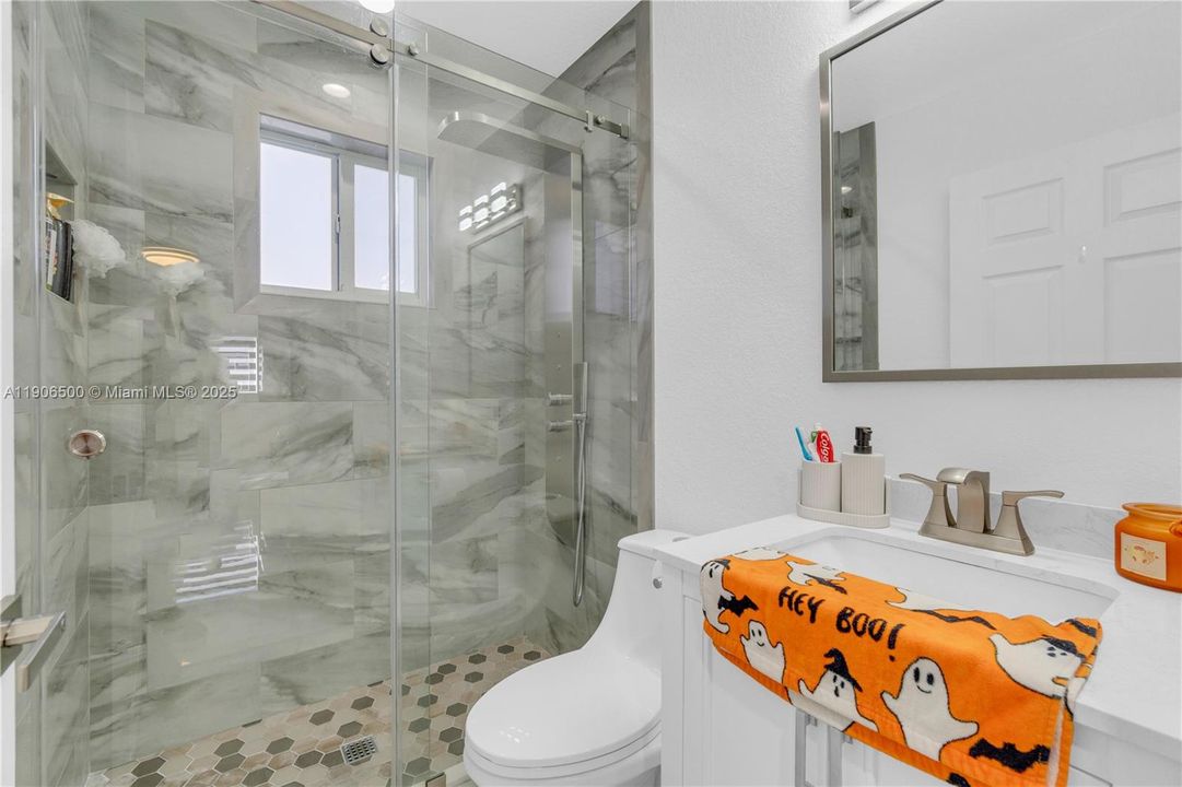 Recently Rented: $3,750 (4 beds, 2 baths, 1475 Square Feet)