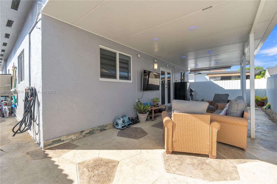 Recently Rented: $3,750 (4 beds, 2 baths, 1475 Square Feet)