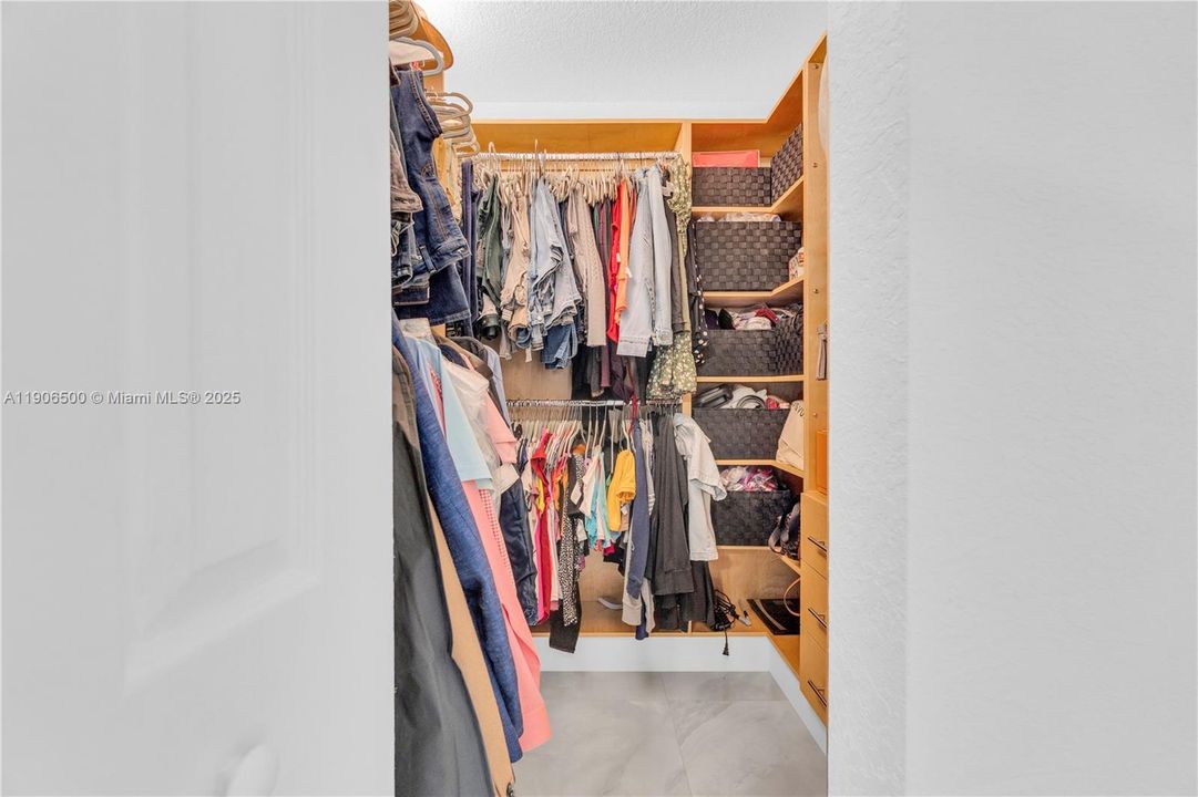 Recently Rented: $3,750 (4 beds, 2 baths, 1475 Square Feet)