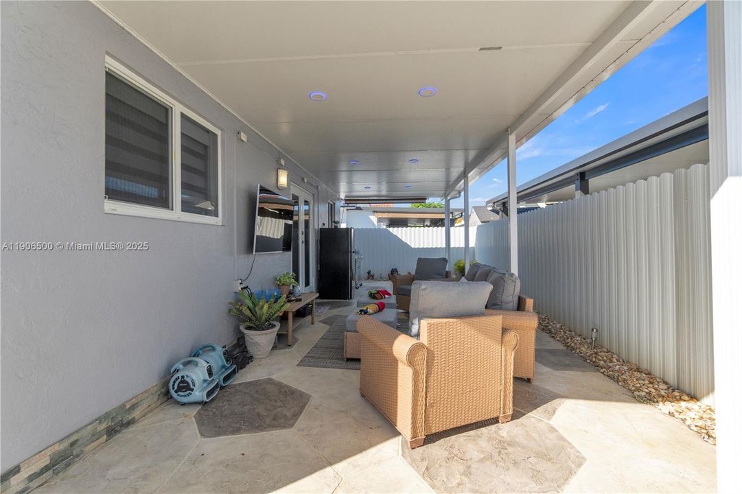 Recently Rented: $3,750 (4 beds, 2 baths, 1475 Square Feet)