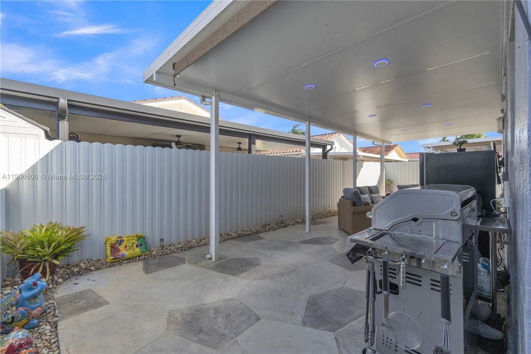 Recently Rented: $3,750 (4 beds, 2 baths, 1475 Square Feet)