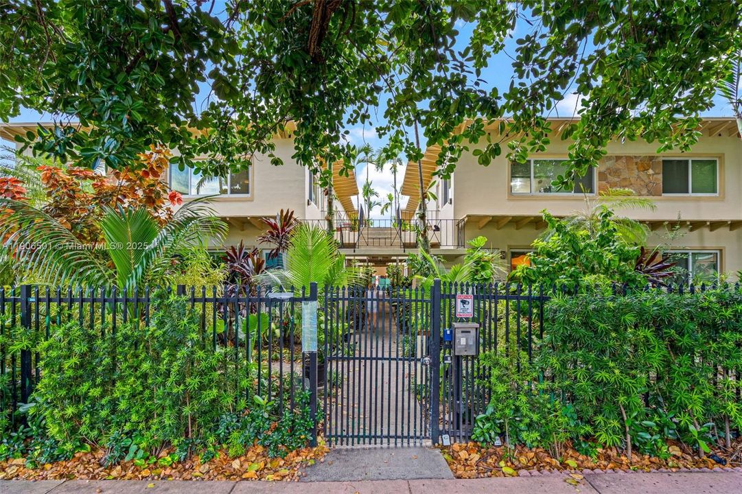 合同活跃: $2,000 (1 贝兹, 1 浴室, 535 平方英尺)