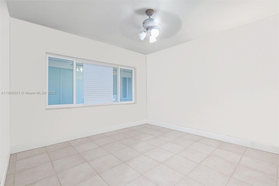 合同活跃: $2,000 (1 贝兹, 1 浴室, 535 平方英尺)