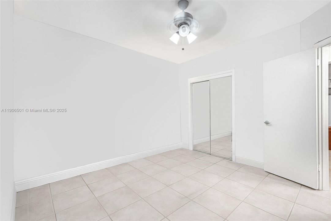 合同活跃: $2,000 (1 贝兹, 1 浴室, 535 平方英尺)